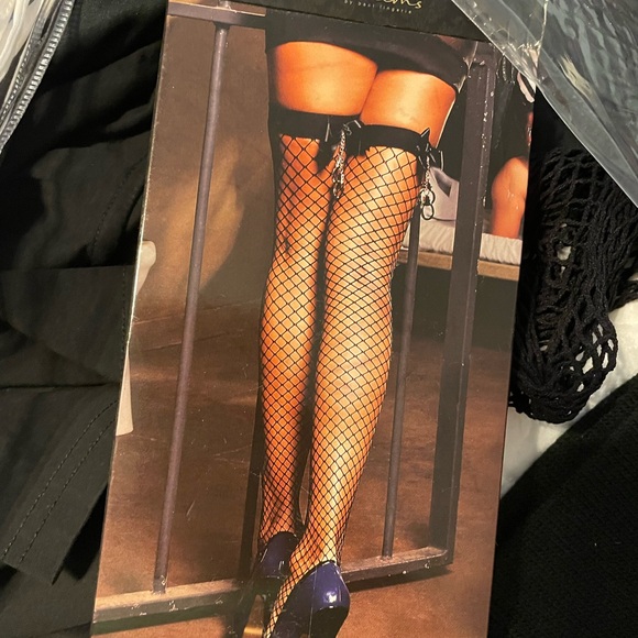 American Gangsta Halloween costume! Worn 1x size medium, excellent condition! - Picture 11 of 11